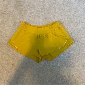 Lululemon Hotty Hot Short II 2.5” in Honeycomb